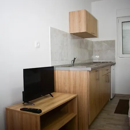 Srebrna Kap Apartment Veliko Gradiste Exterior photo