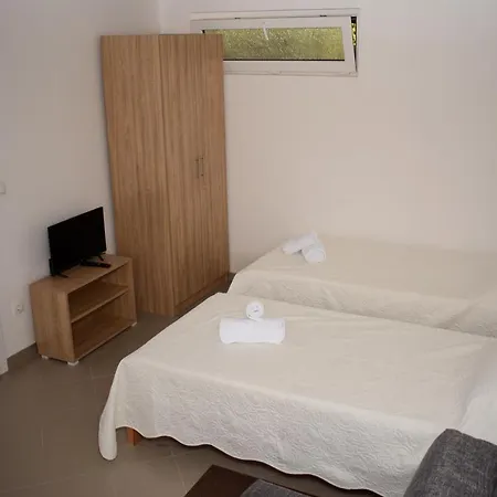 Srebrna Kap Apartment Veliko Gradiste Exterior photo