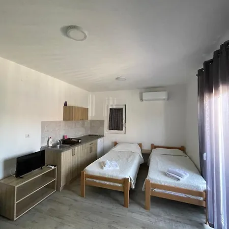 Srebrna Kap Apartment Veliko Gradiste Exterior photo