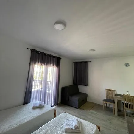 Srebrna Kap Apartment Veliko Gradiste Exterior photo
