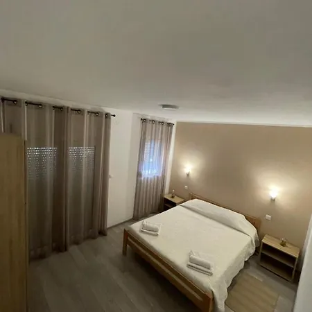 Srebrna Kap Apartment Veliko Gradiste Exterior photo