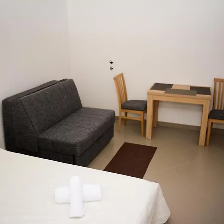 Srebrna Kap Apartment Veliko Gradiste Exterior photo